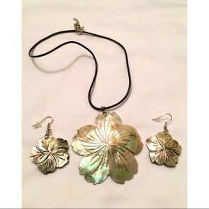 Abalone Hibiscus necklace/earring set